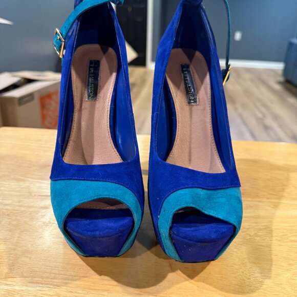 Halston Royal Blue Suede Peep Toe Heels – Size 6 – 5.5” Showstoppers - Picture 4 of 4